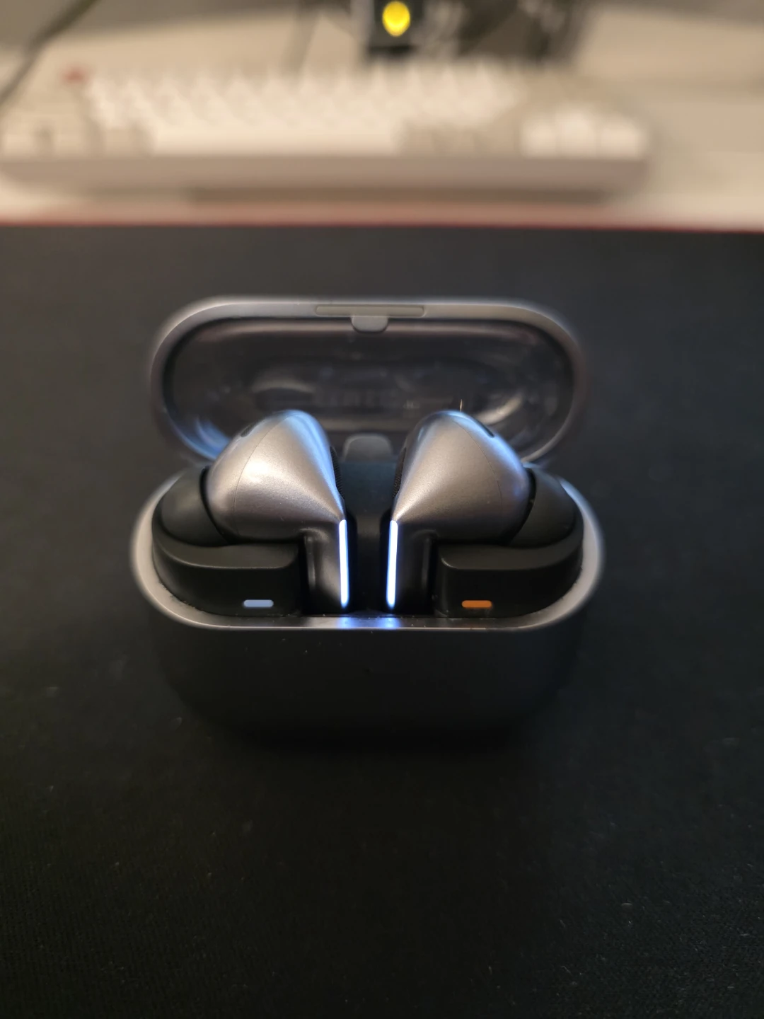 Samsung Galaxy Buds3 Pro - Silver - photo 2