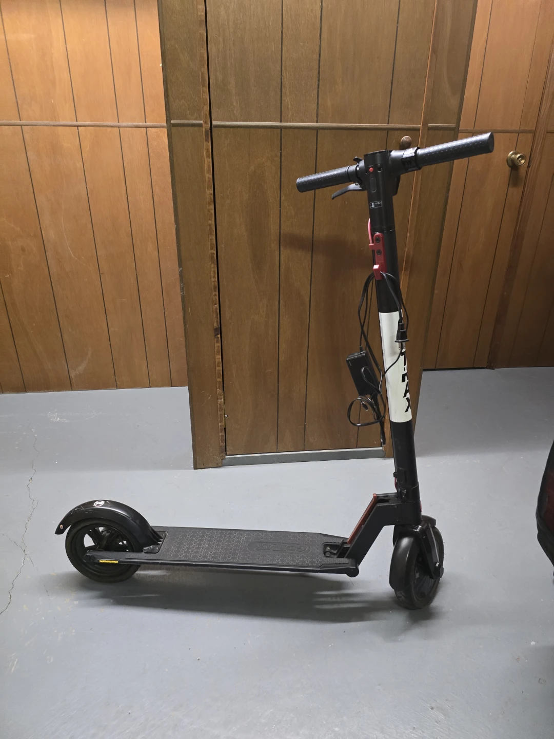 Gotrax GXL V2 Electric Scooter - photo 3
