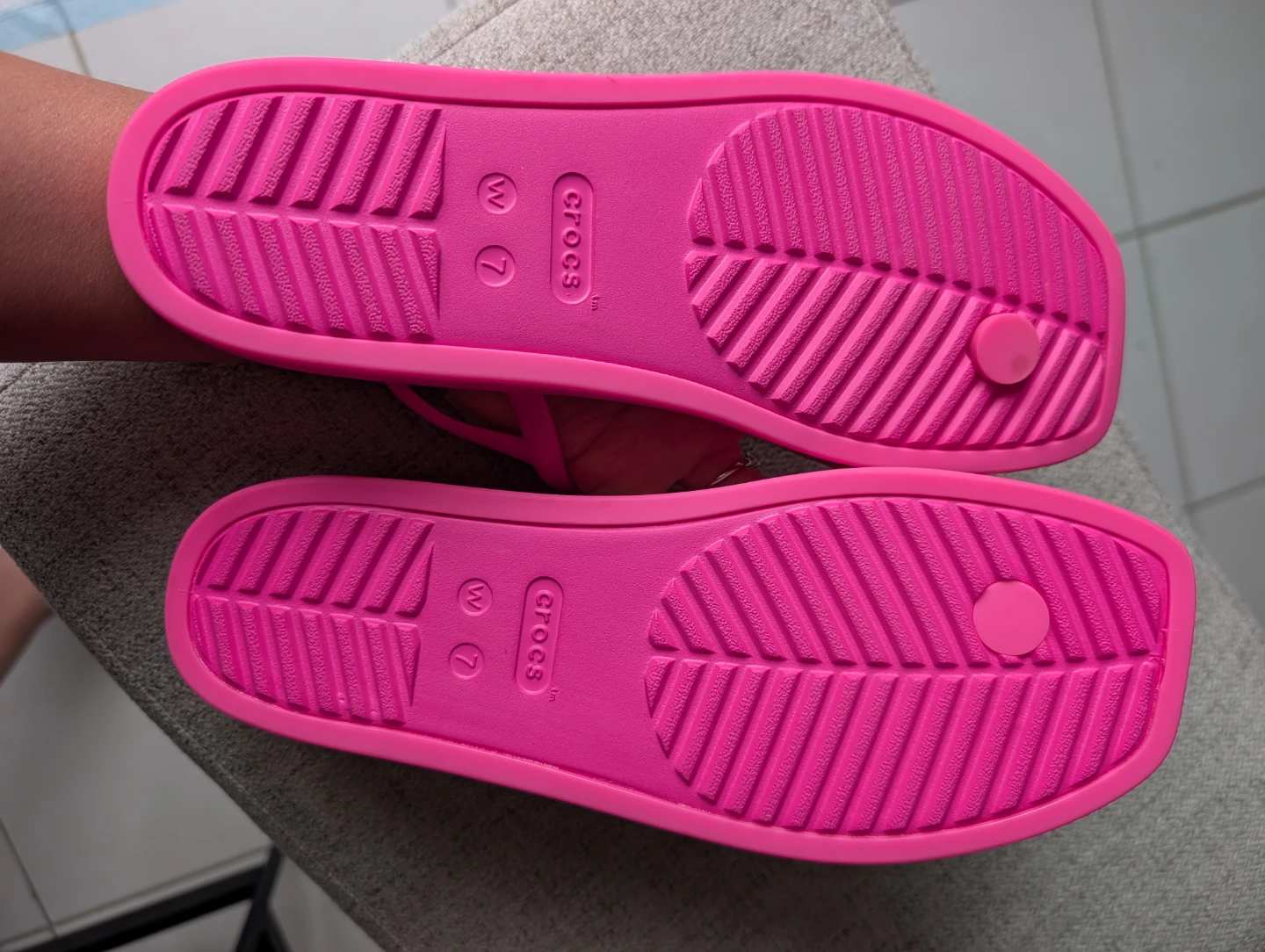 Crocs Women's Pink Flat Sandals Size 7 - photo 5