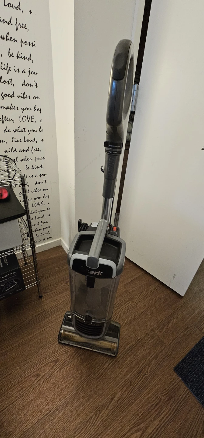 Shark Navigator Vacuum Cleaner - photo 2