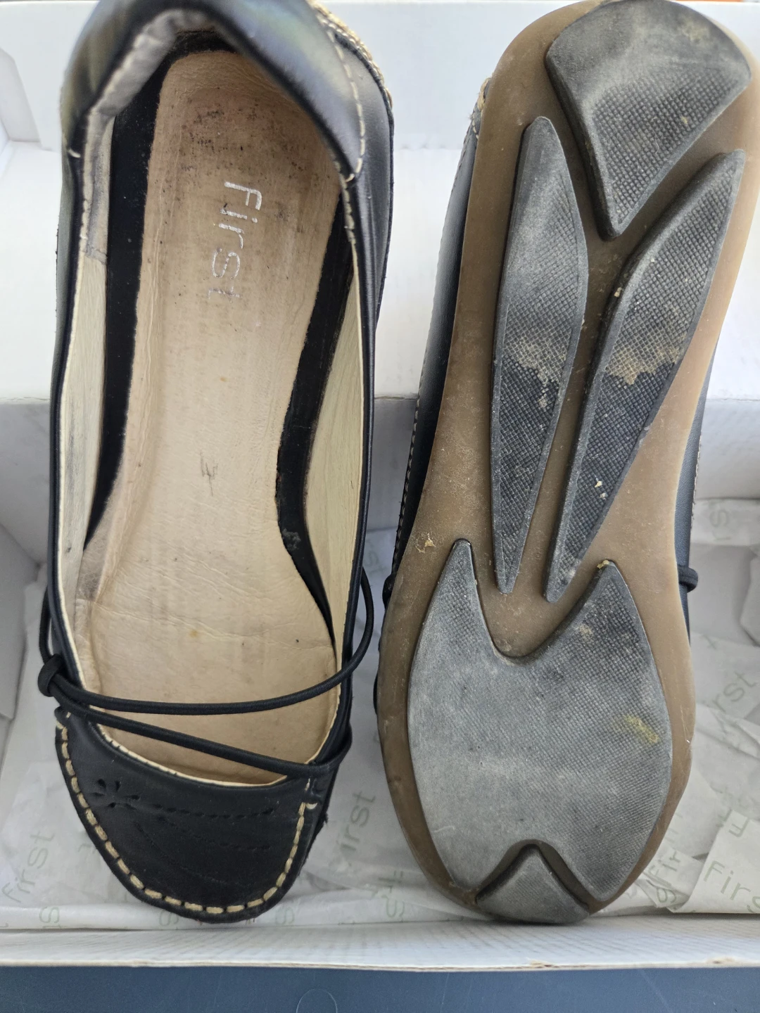 Feel First Black Loafers - Size 6B