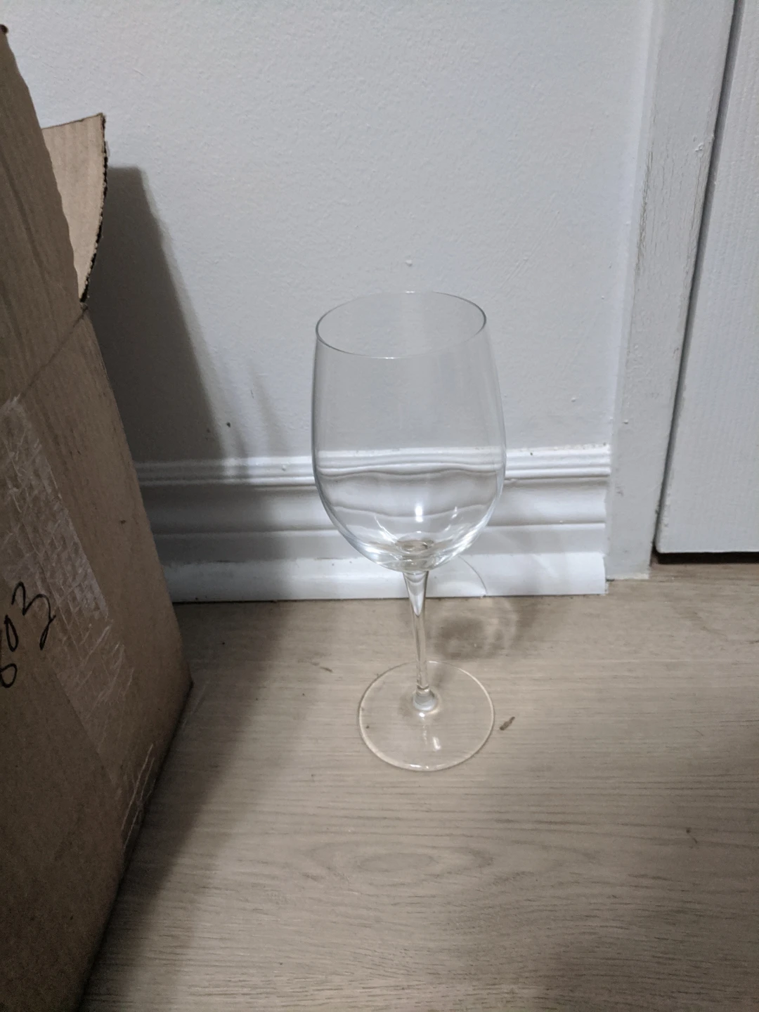 Set of 8 Clear Wine Glasses