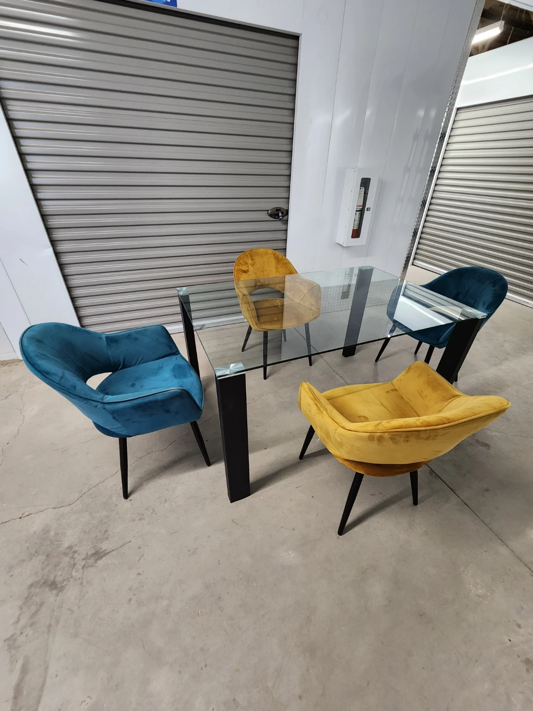 🇨🇦 Structube Dining table set with 4 chairs