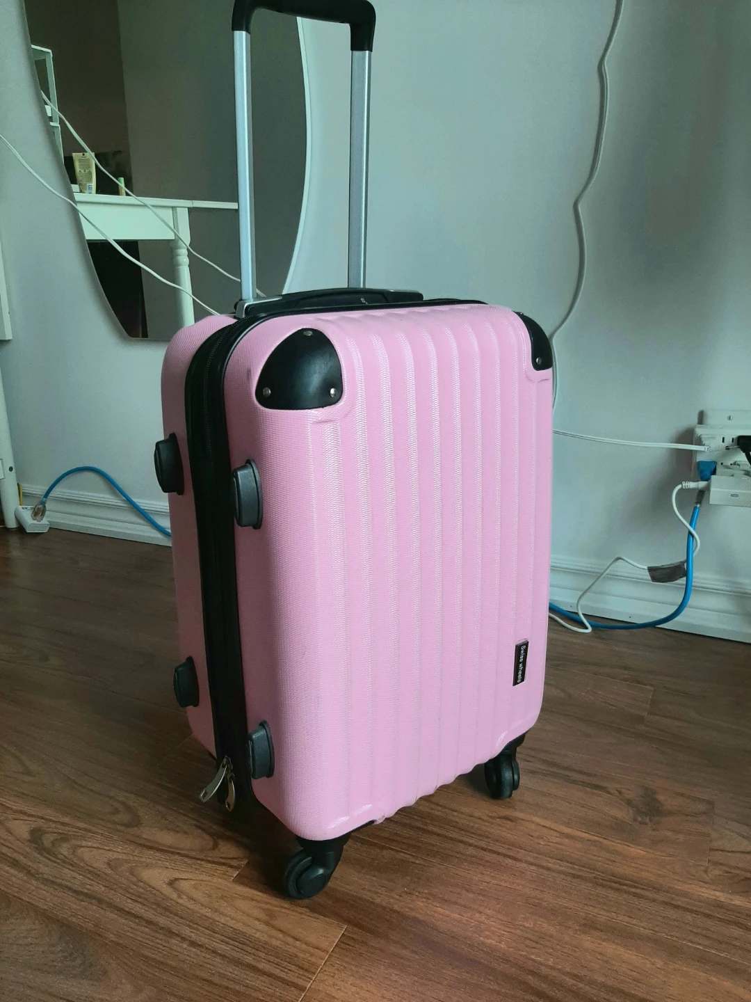 Swiss Wheels Pink Carry-On Luggage