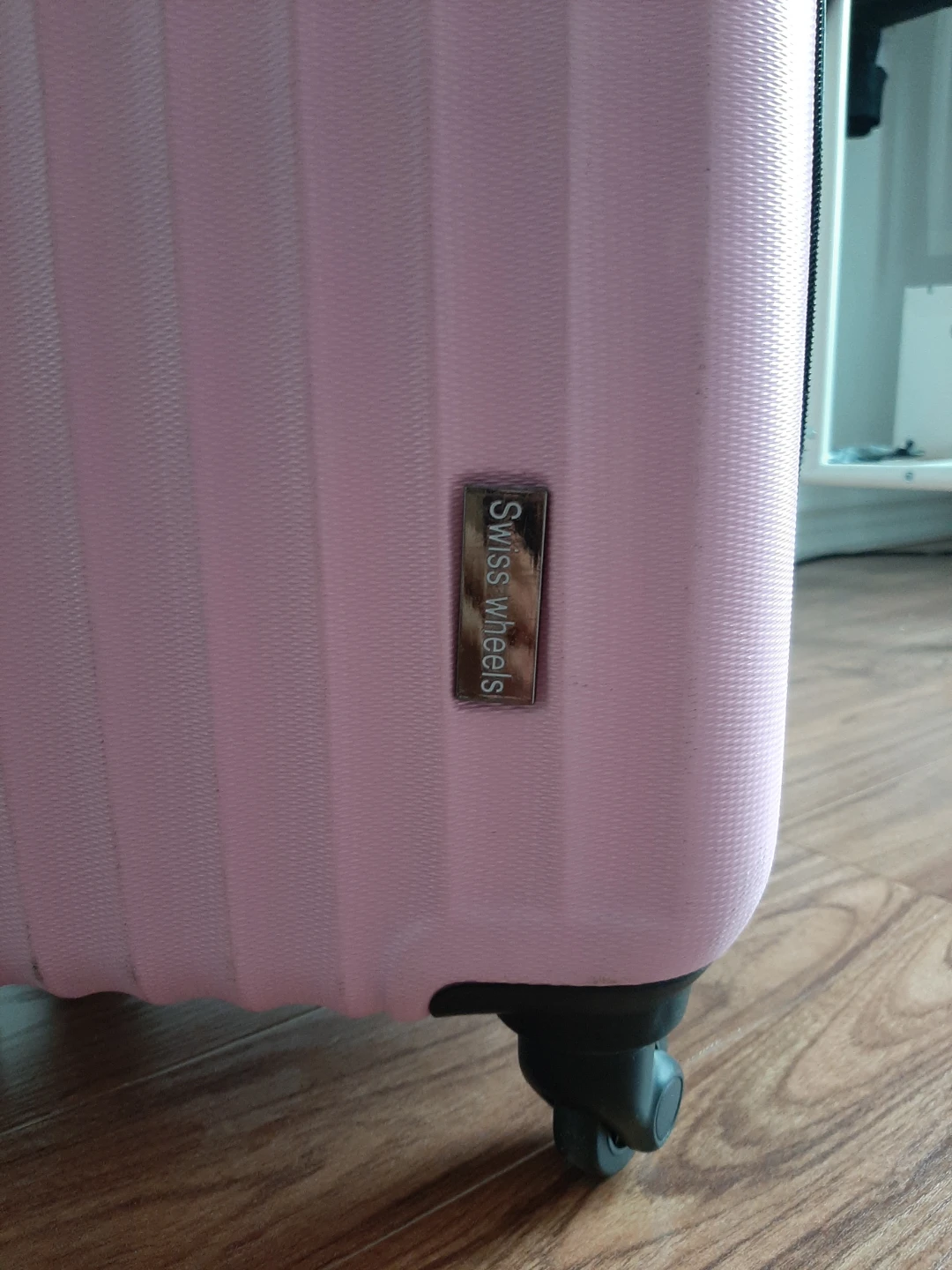 Swiss Wheels Pink Carry-On Luggage - photo 3