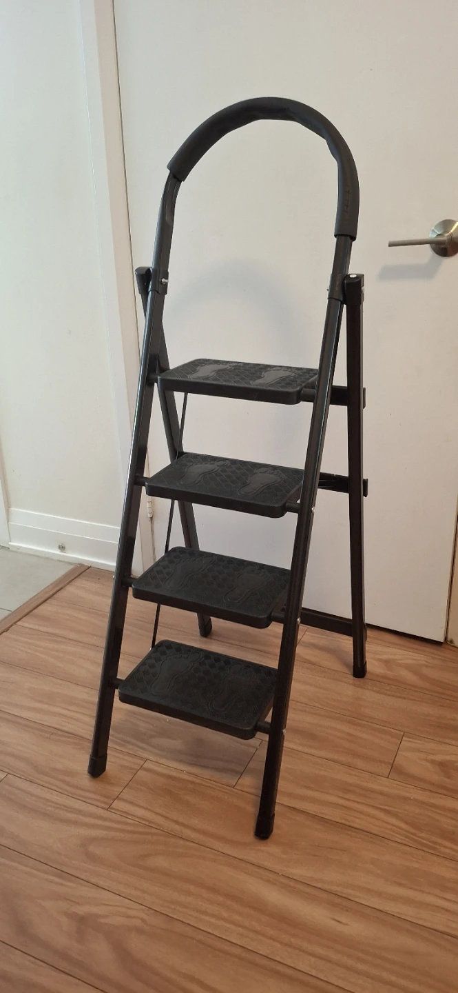 4-Step Folding Step Stool Ladder with Handle