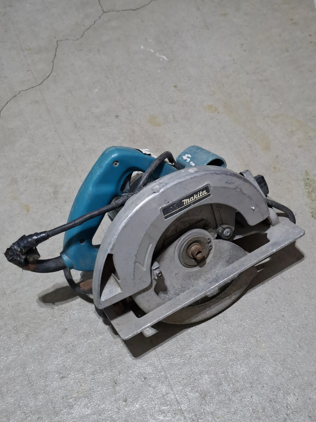 Makita Circular Saw – Corded (As-Is / For Parts or Repair)