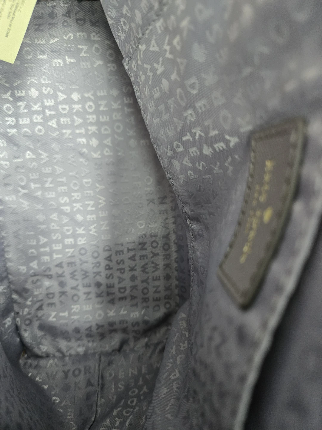 Kate Spade New York Handbag with Glitter Accent - photo 4