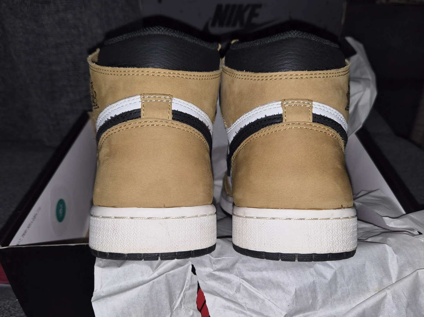 Nike Air Jordan 1 Retro High OG - Golden Harvest - photo 4