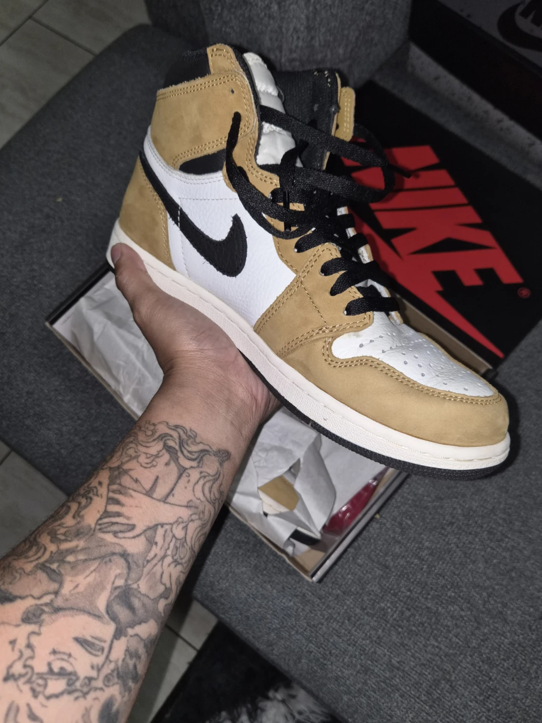 Nike Air Jordan 1 Retro High OG - Golden Harvest - photo 5