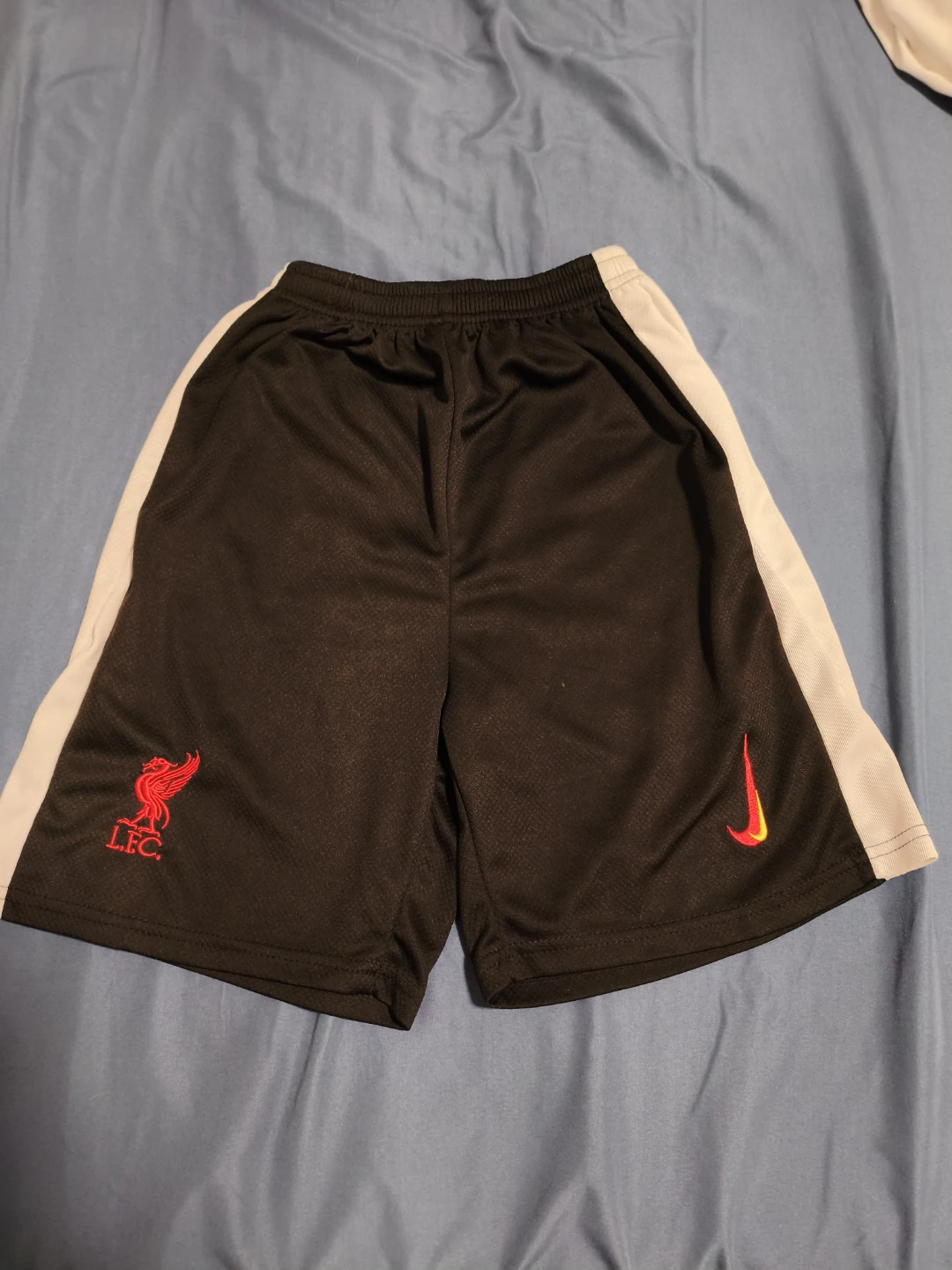 Liverpool 2023/24 FC Nike Soccer Jersey and Shorts Set Size 26 - photo 2