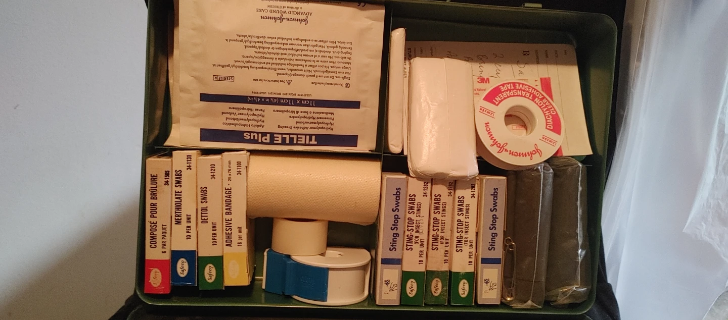 Safeco Premiers Soins First Aid Kit - photo 2