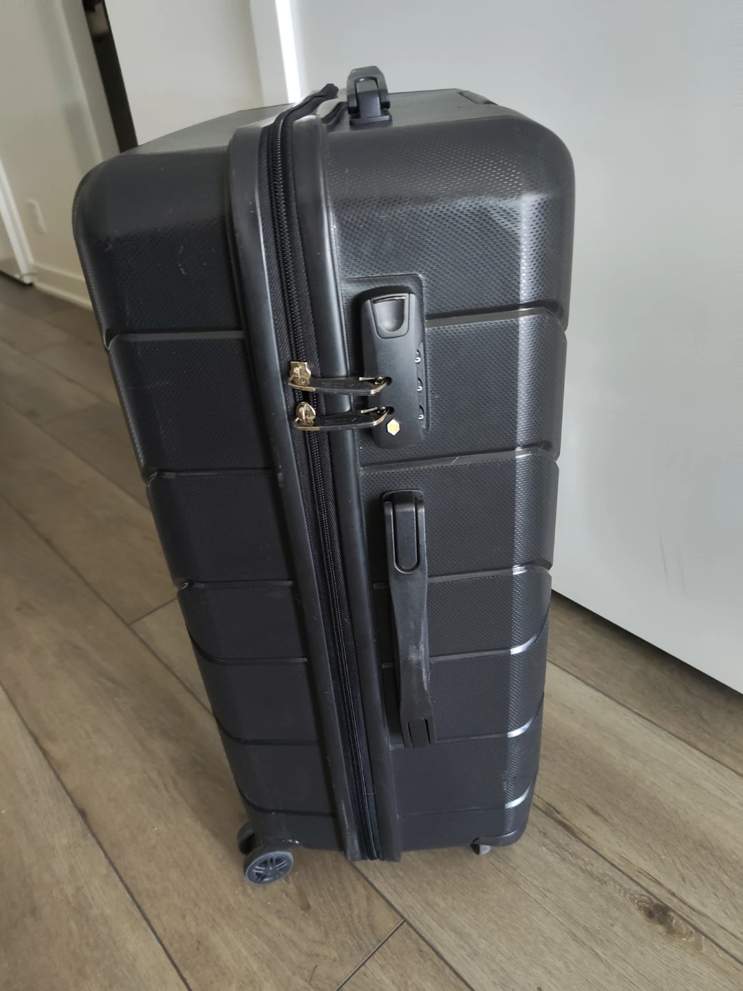 Check-in Hardside Spinner Luggage, ~26' - photo 2