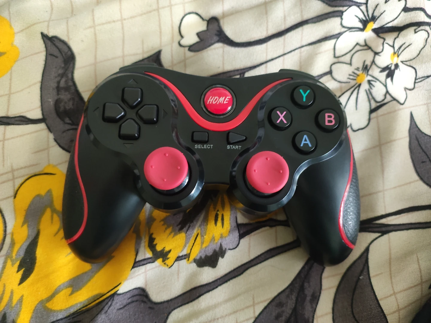 Black Wireless Game Controller