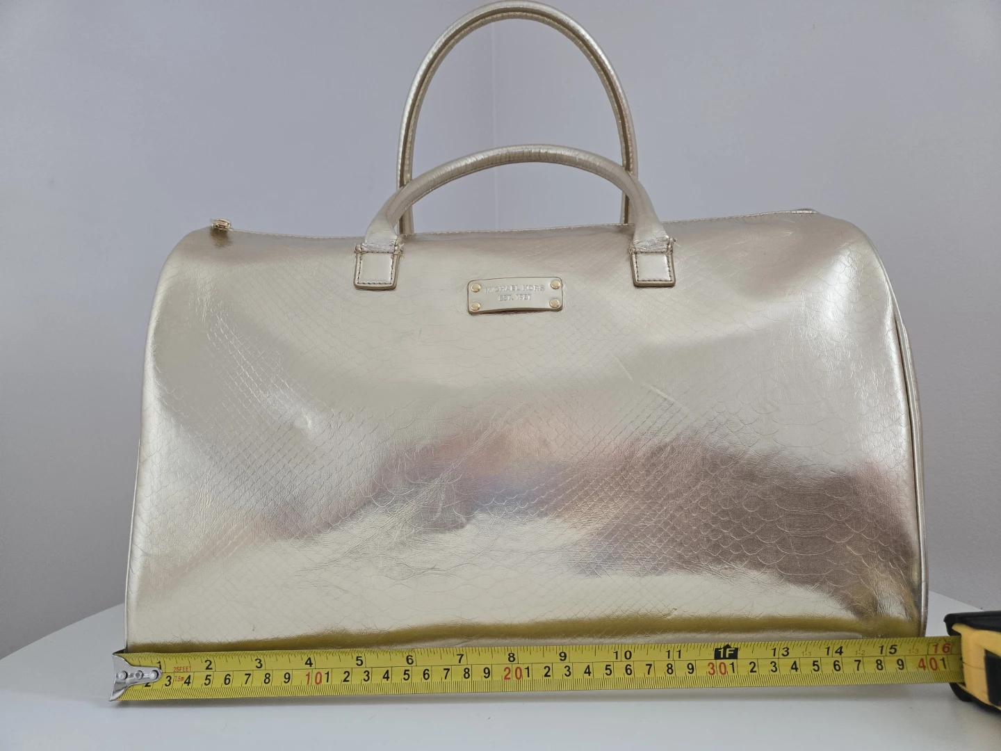 MK Duffle/Weekend/Gym Bag with matching pouch - photo 5
