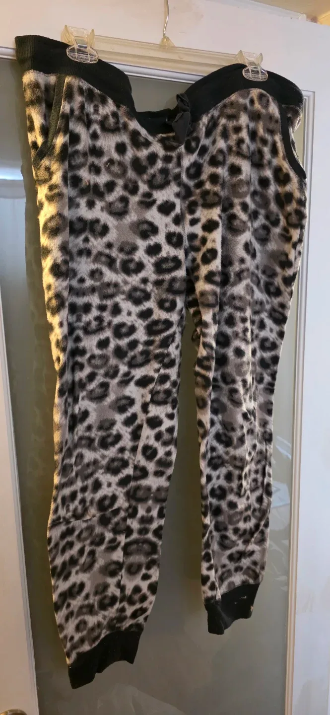 Breakfast in Bed Leopard Print Fleece Pants