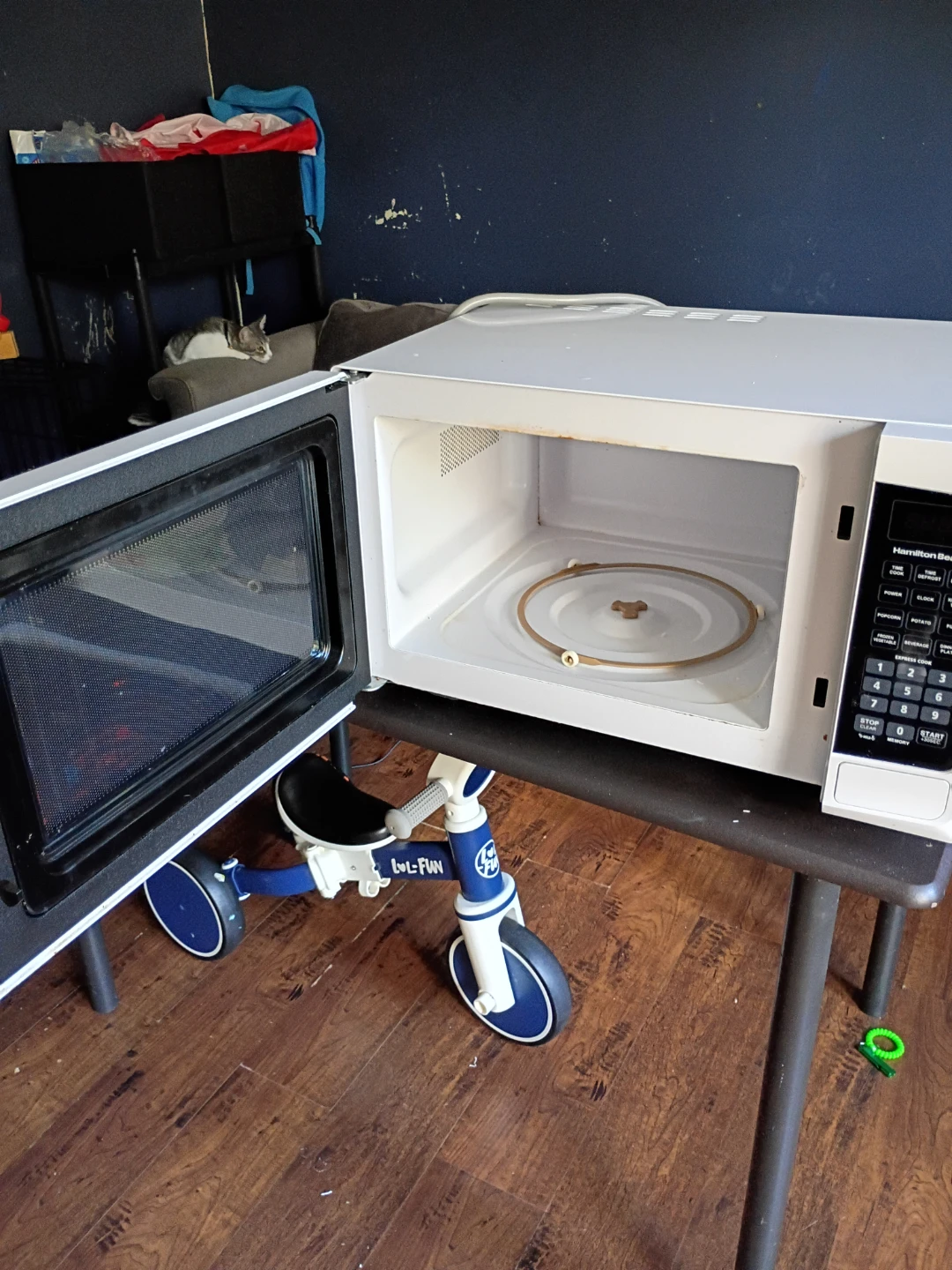 Hamilton Beach 1000 WATT microwave - photo 4