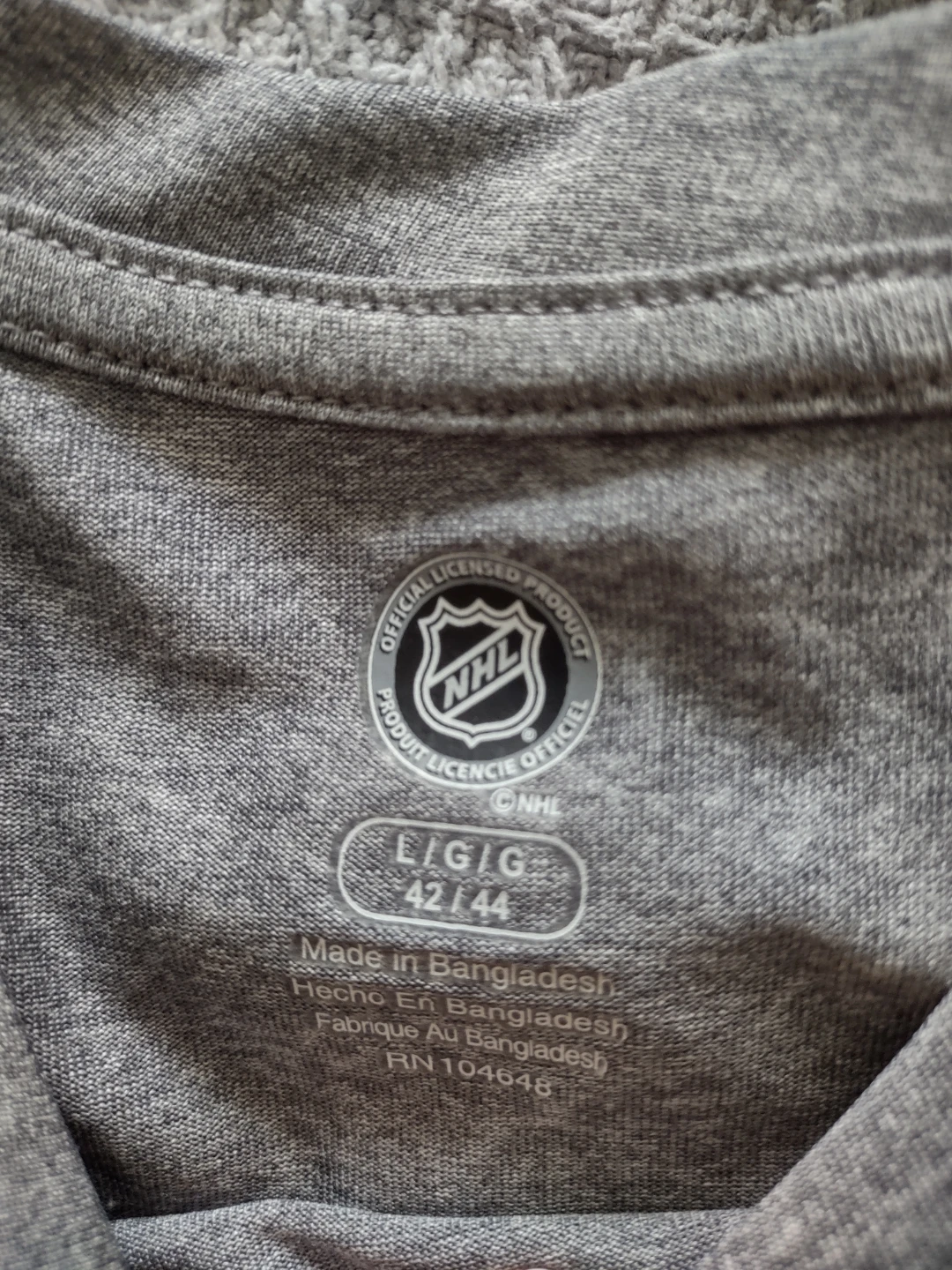 Lot of 2 Toronto Maple Leafs Long Sleeve Shirts - photo 2