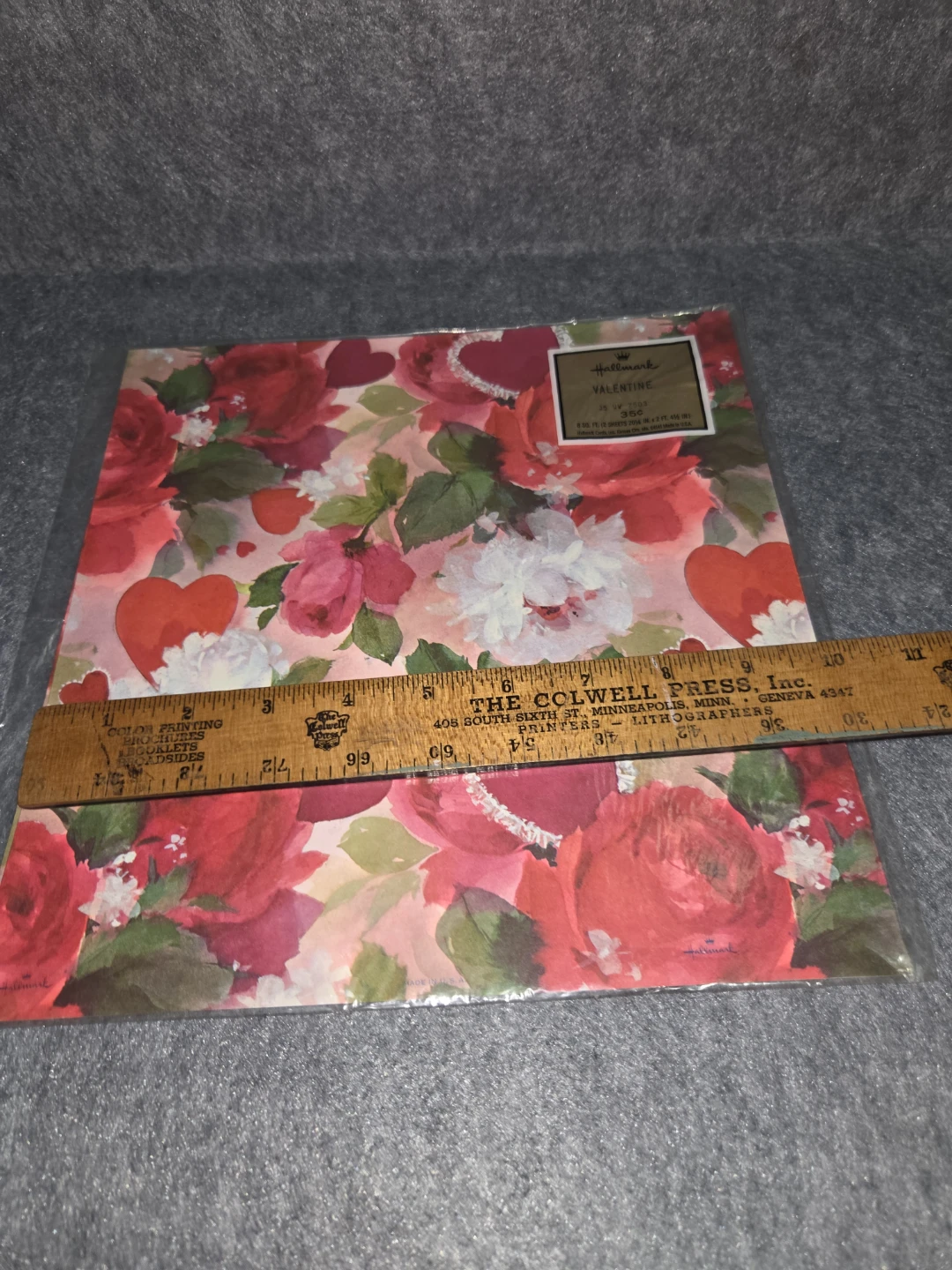 Hallmark Valentine's Day Wrapping Paper - photo 5