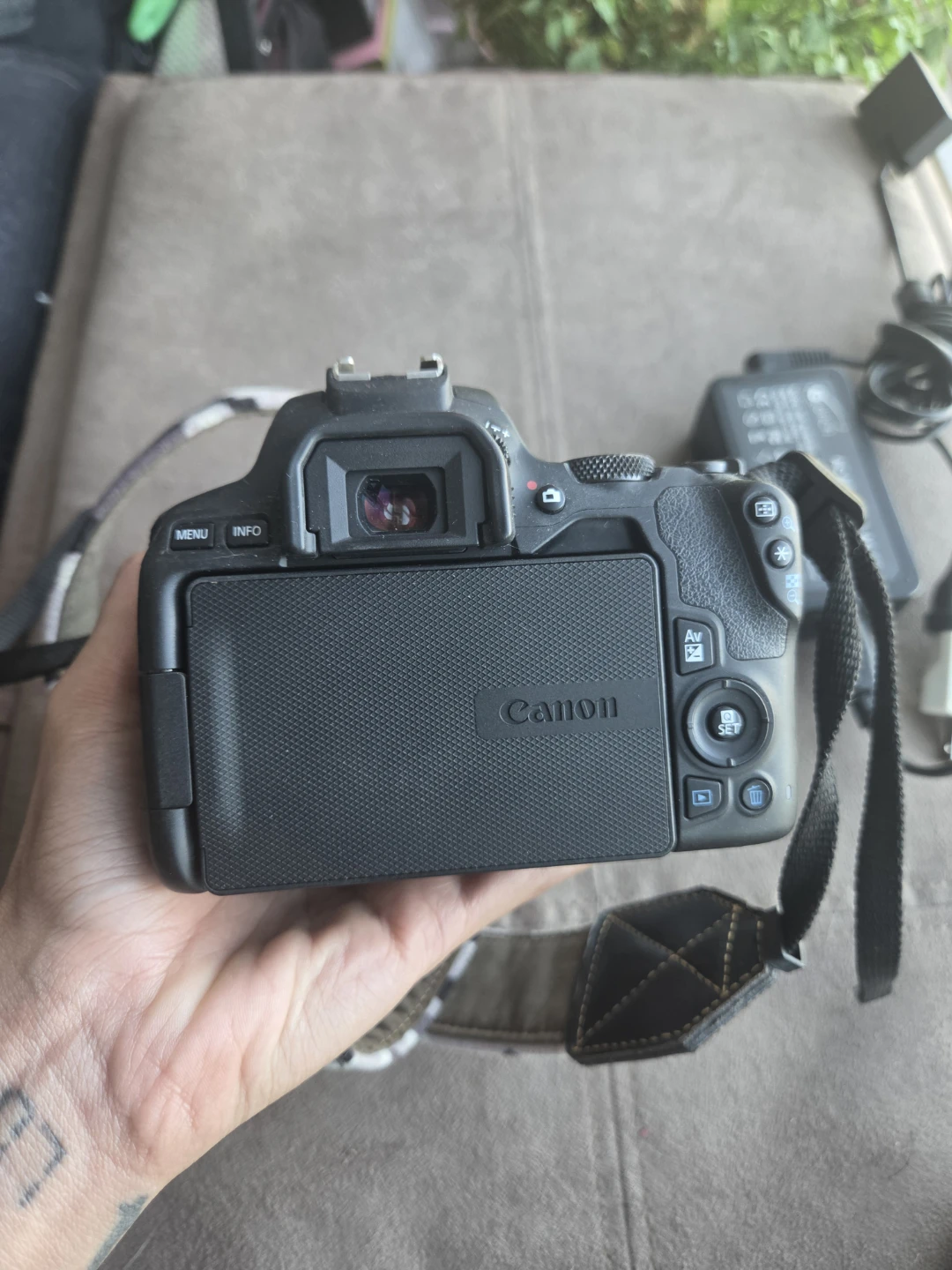 Canon EOS 250D DSLR Camera - photo 5