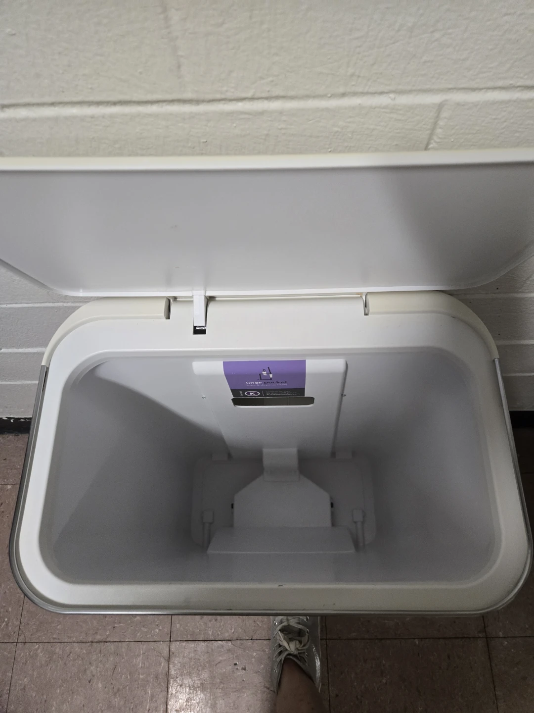 simplehuman White Step Trash Can Yellowish Lid & Rose Gold Pedal - photo 5