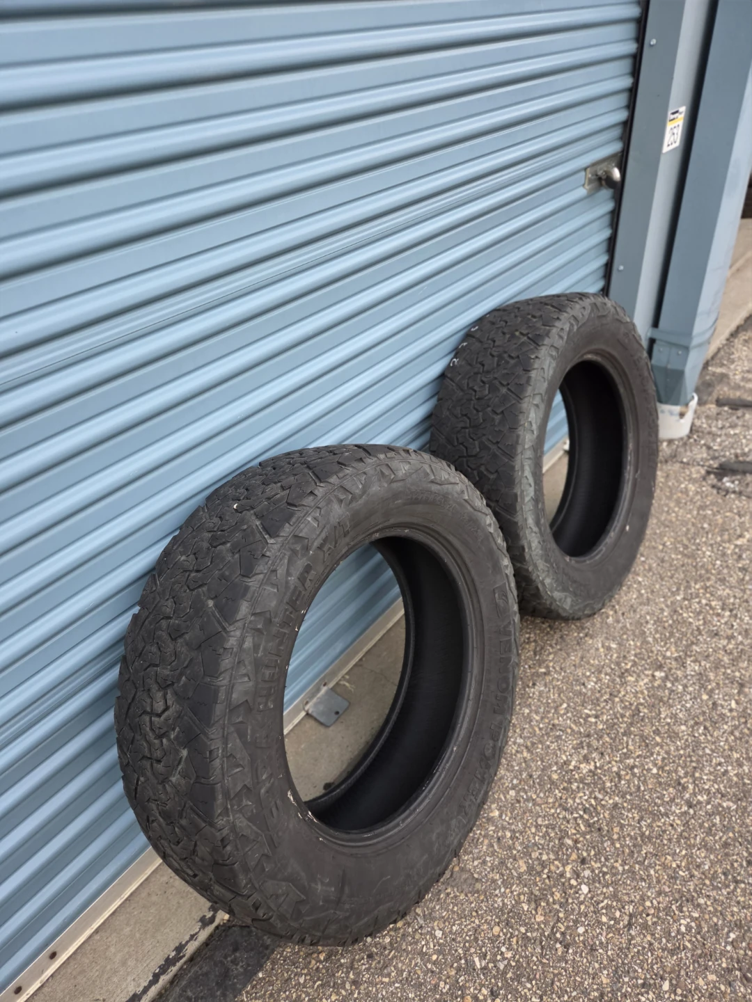 2 Tire Venom Power Terra Hunter X/T  LT275/65R20 126/123R