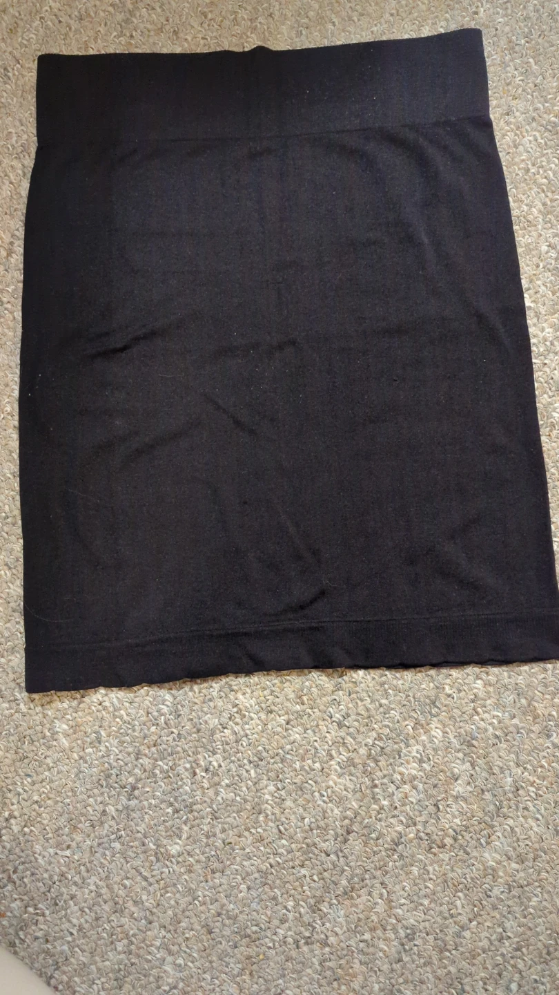 Black Spaghetti Strap Tank Top (2)