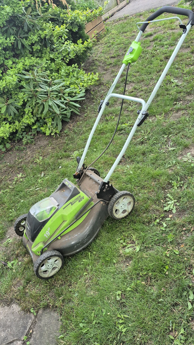 Greenworks 40V 19" Electric Lawn Mower