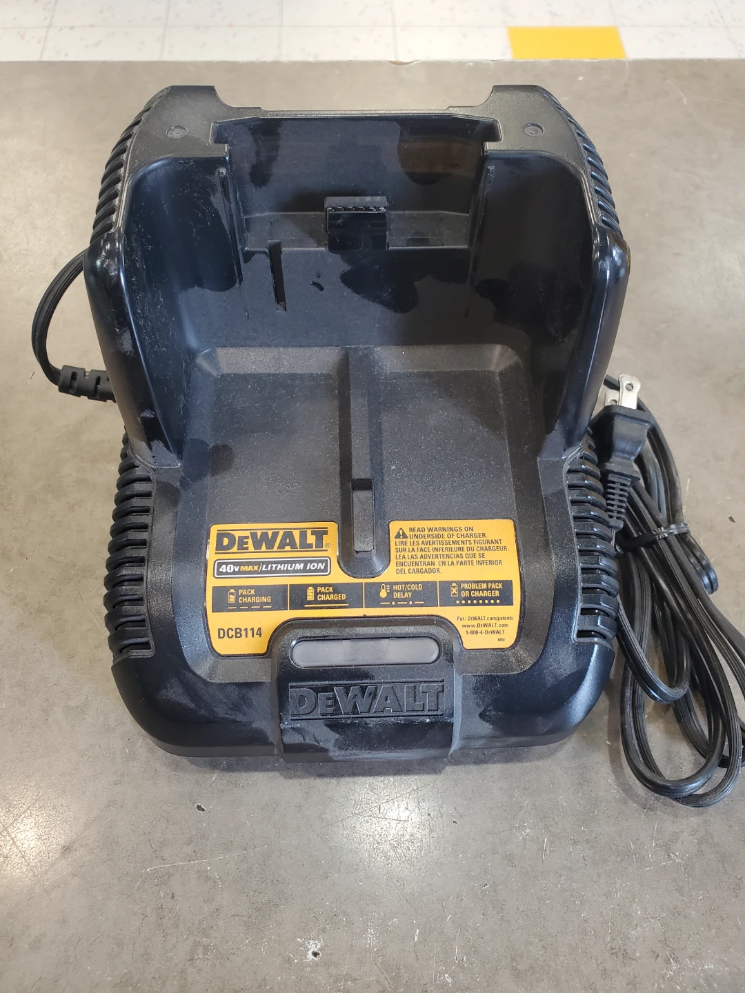 DEWALT DCB114 40V MAX Lithium Ion Battery Charger