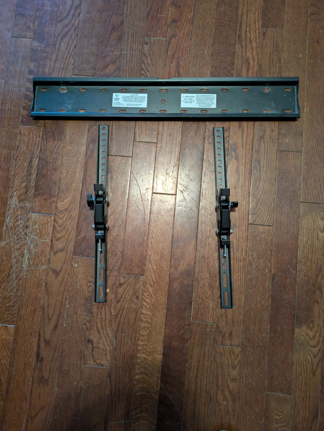 TV wall mount, non swivel.