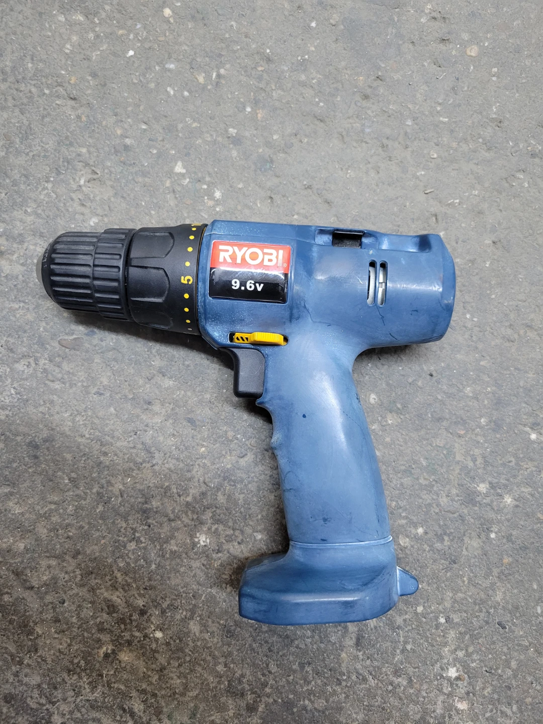 (TOOL ONLY!!) Ryobi 9.6V Cordless Drill Driver HP962