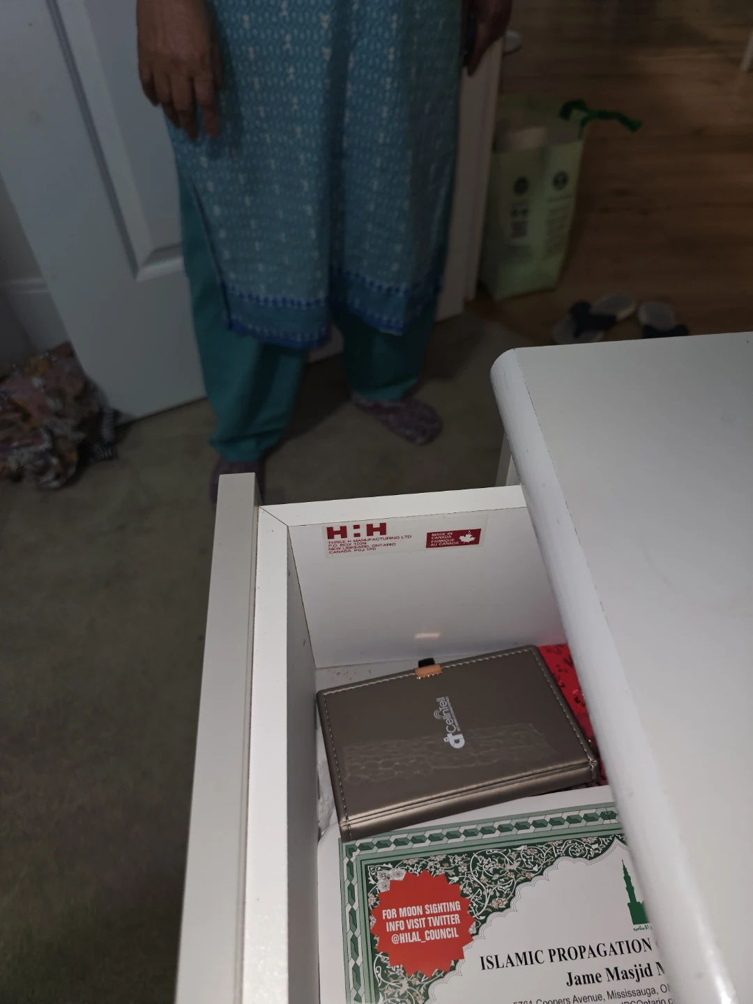 Grey 3-Drawer Nightstand - photo 3