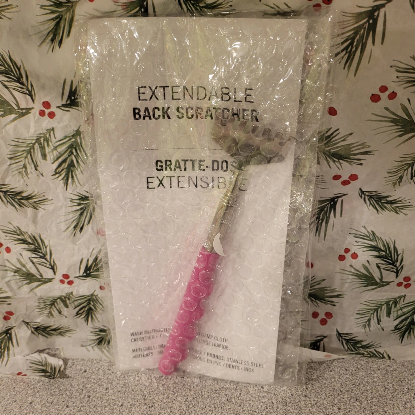 Extendable back scratcher