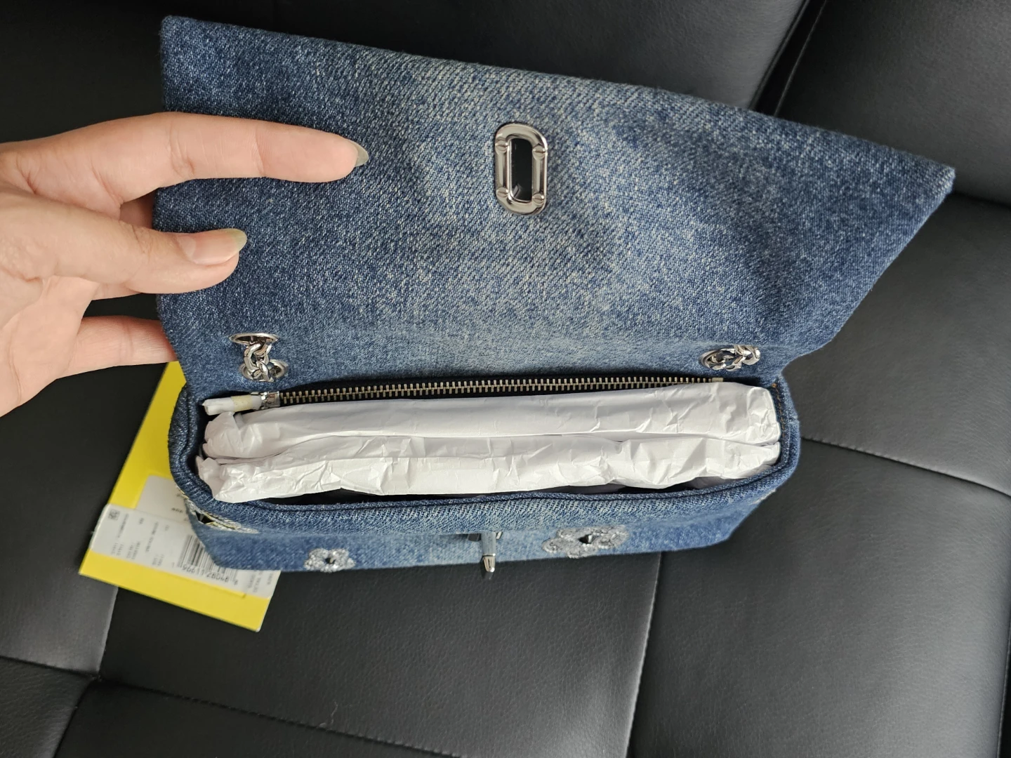 BNWT Authentic Marc Jacobs Denim Flower Embellished Shoulder Bag - photo 5