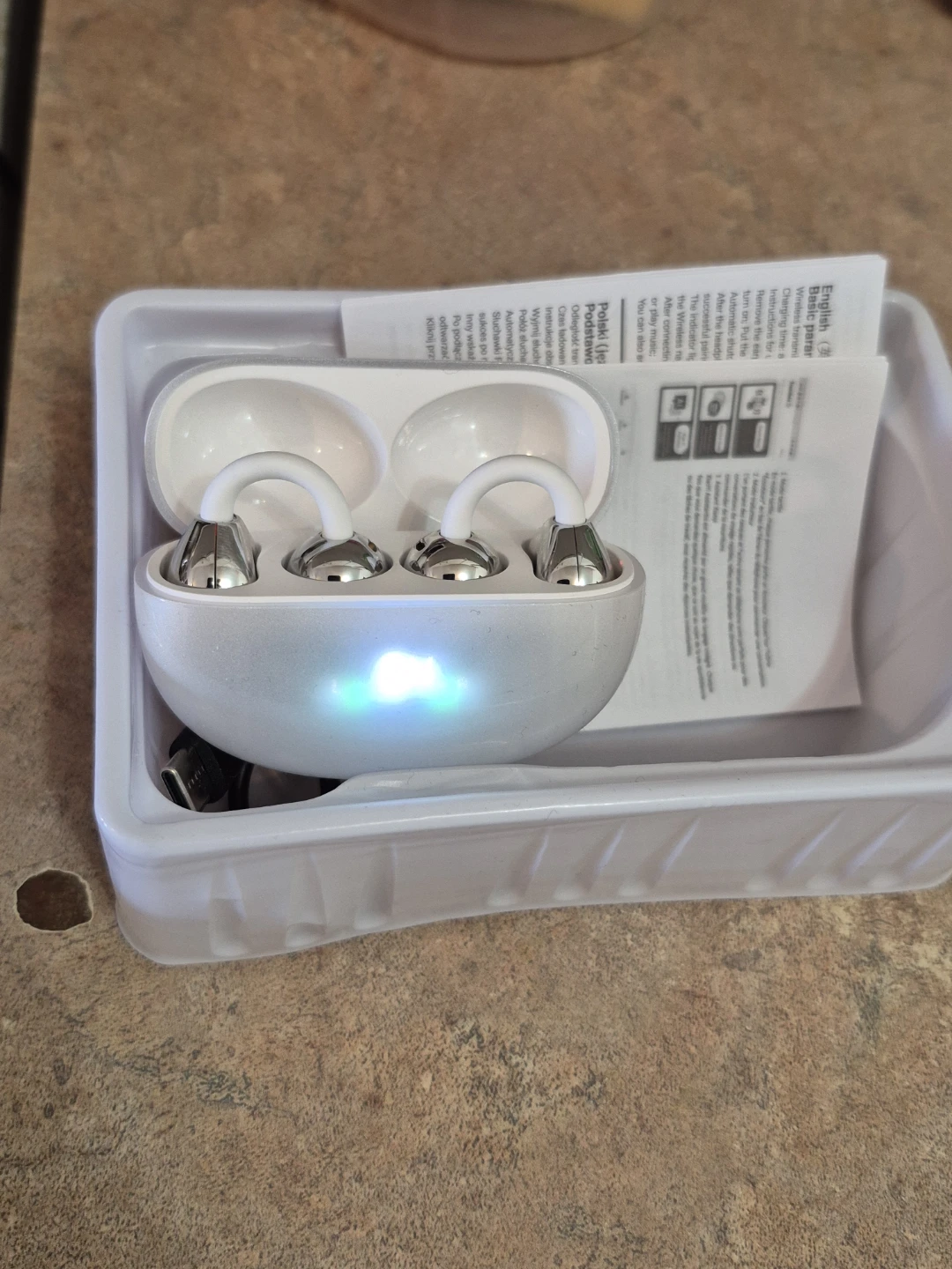 BNIB)AI Language Translator Airbuds White - photo 3