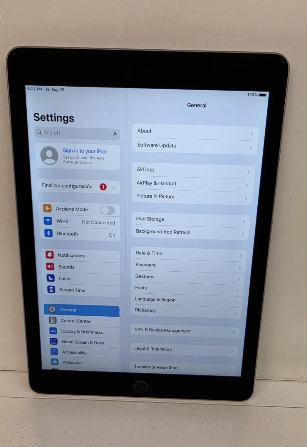 Ipad air 2nd Gen for sale - photo 3