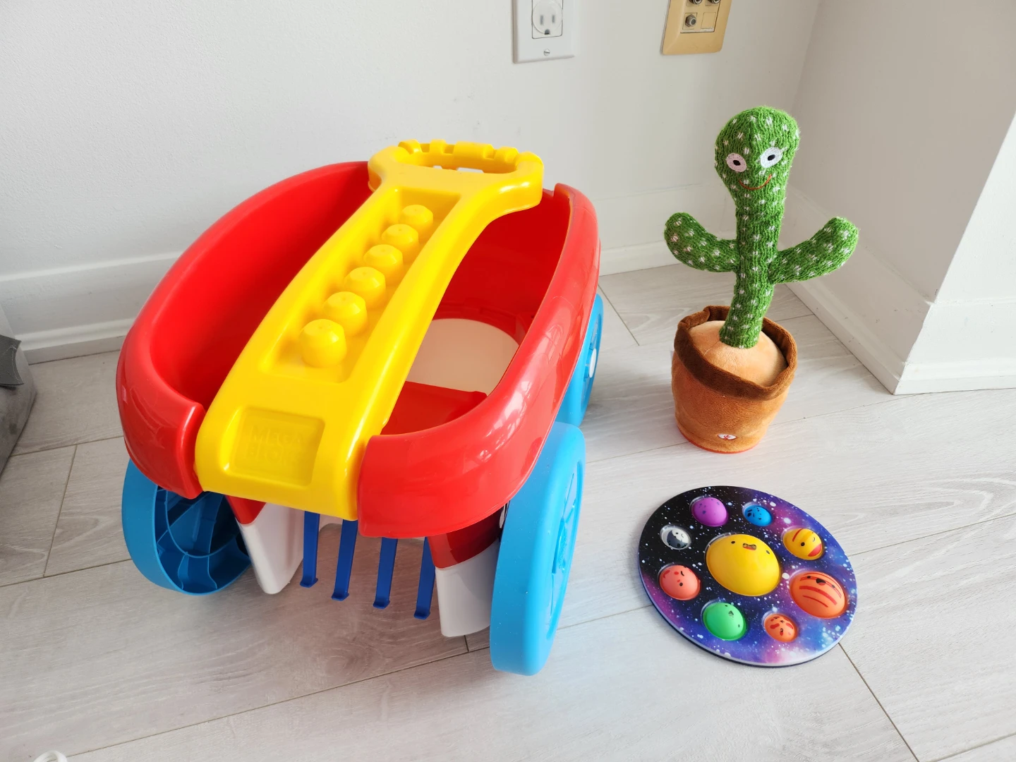(💫All for $10!!) Mega Bloks wagon, Dancing cactus, Pop-up toy