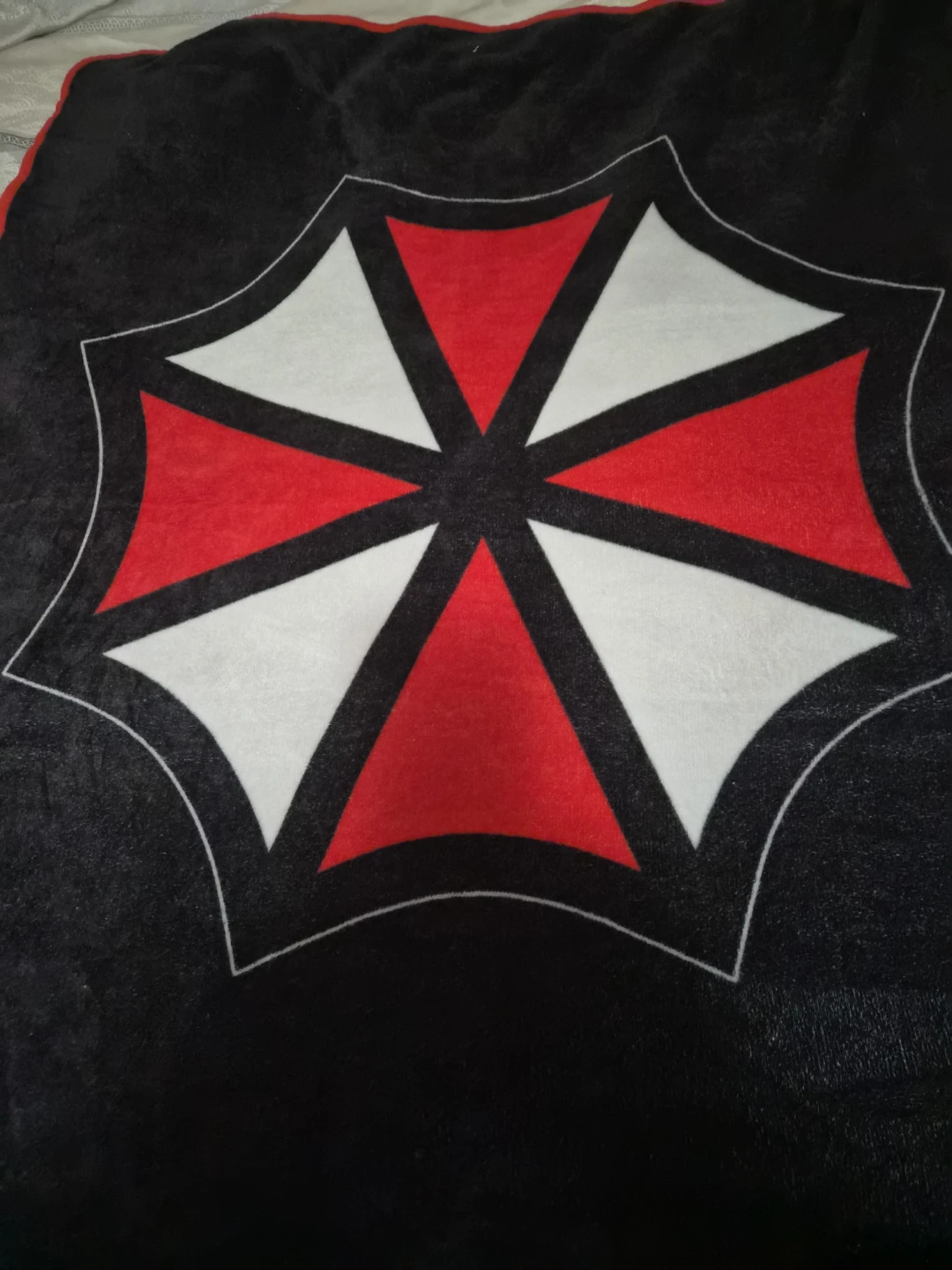 Umbrella Corporation Blanket - photo 2