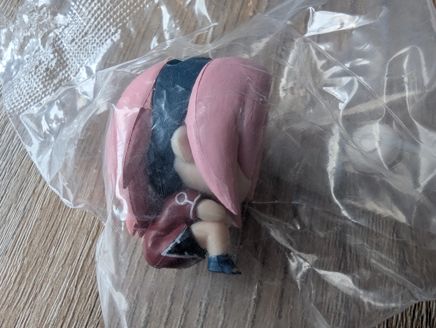 Small Sakura Figure with Ramen Bowl (from Naruto) - photo 2