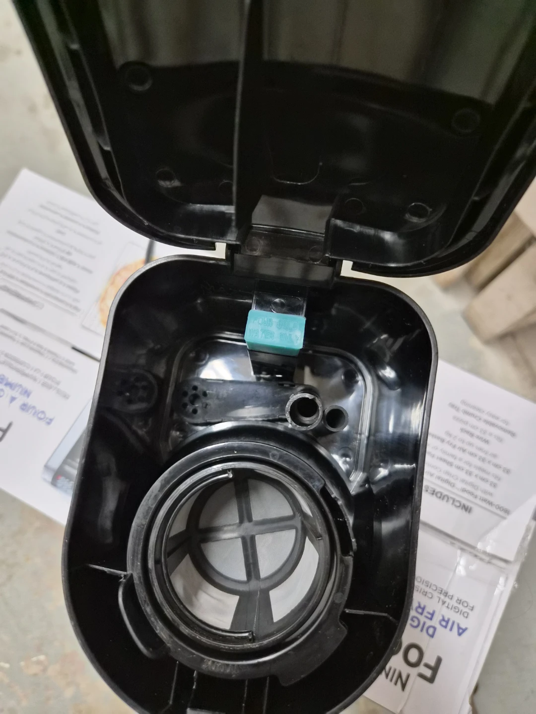 Frigidaire Black Single Serve Coffee Maker - photo 3
