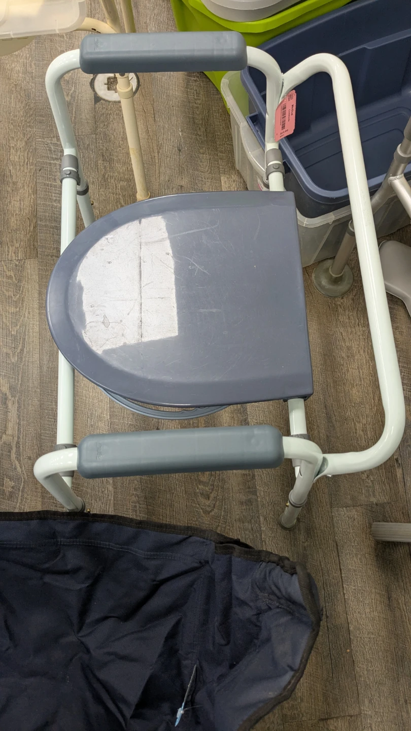 Toilet chair for elders - photo 3