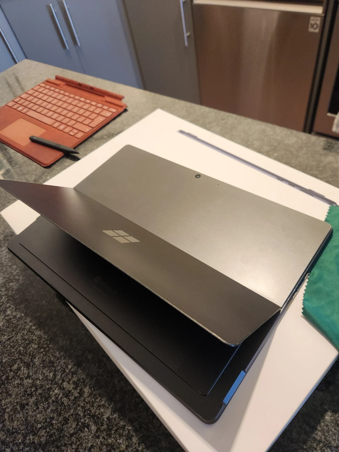 Microsoft Surface Pro 9 with pencil charging keyboard and pencil - photo 3