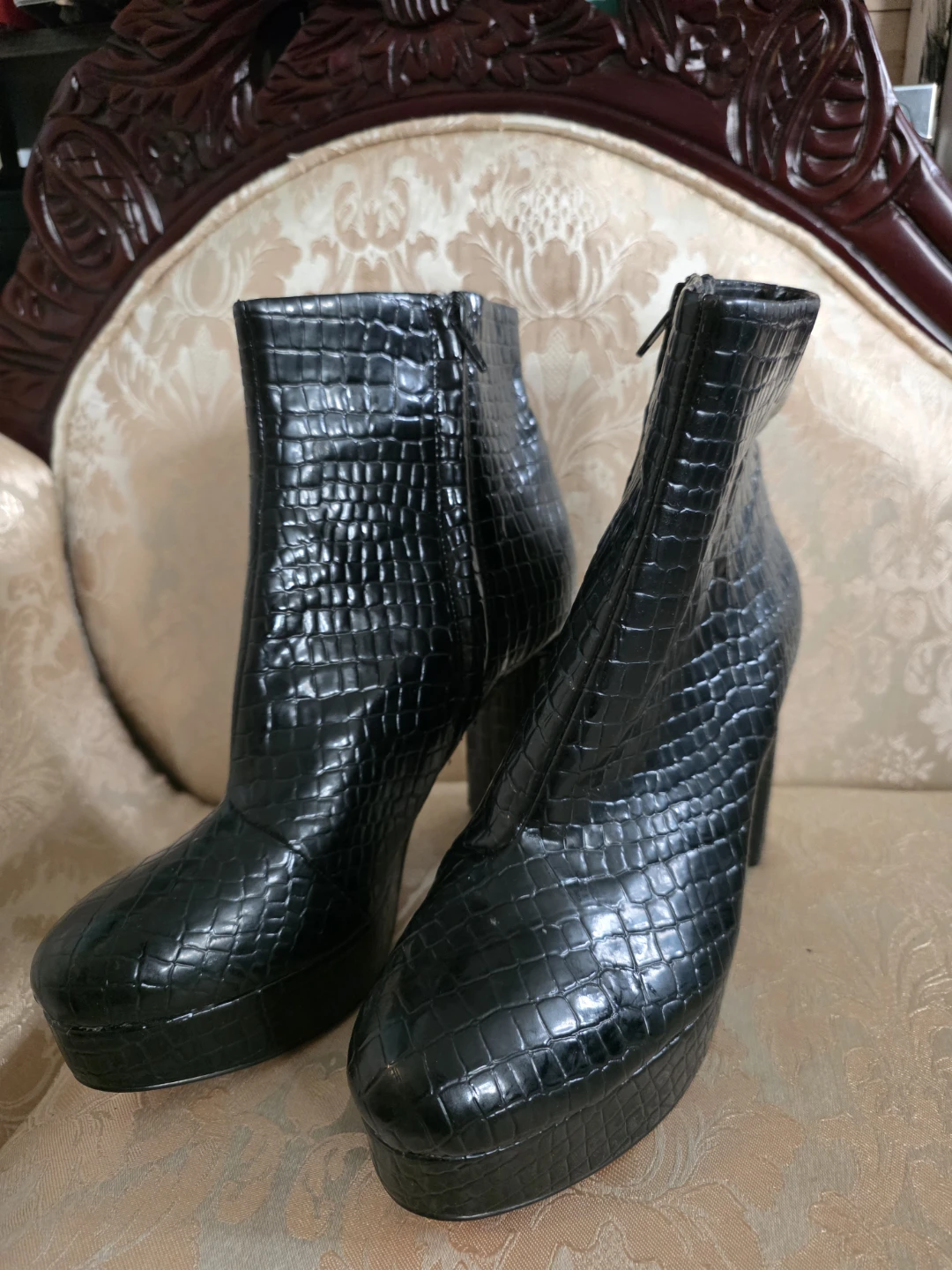 Black Crocodile Texture Platform Ankle Boots