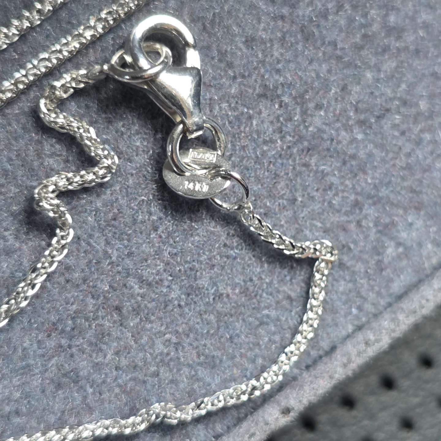 14k White Gold Diamond Infinity Necklace - photo 3