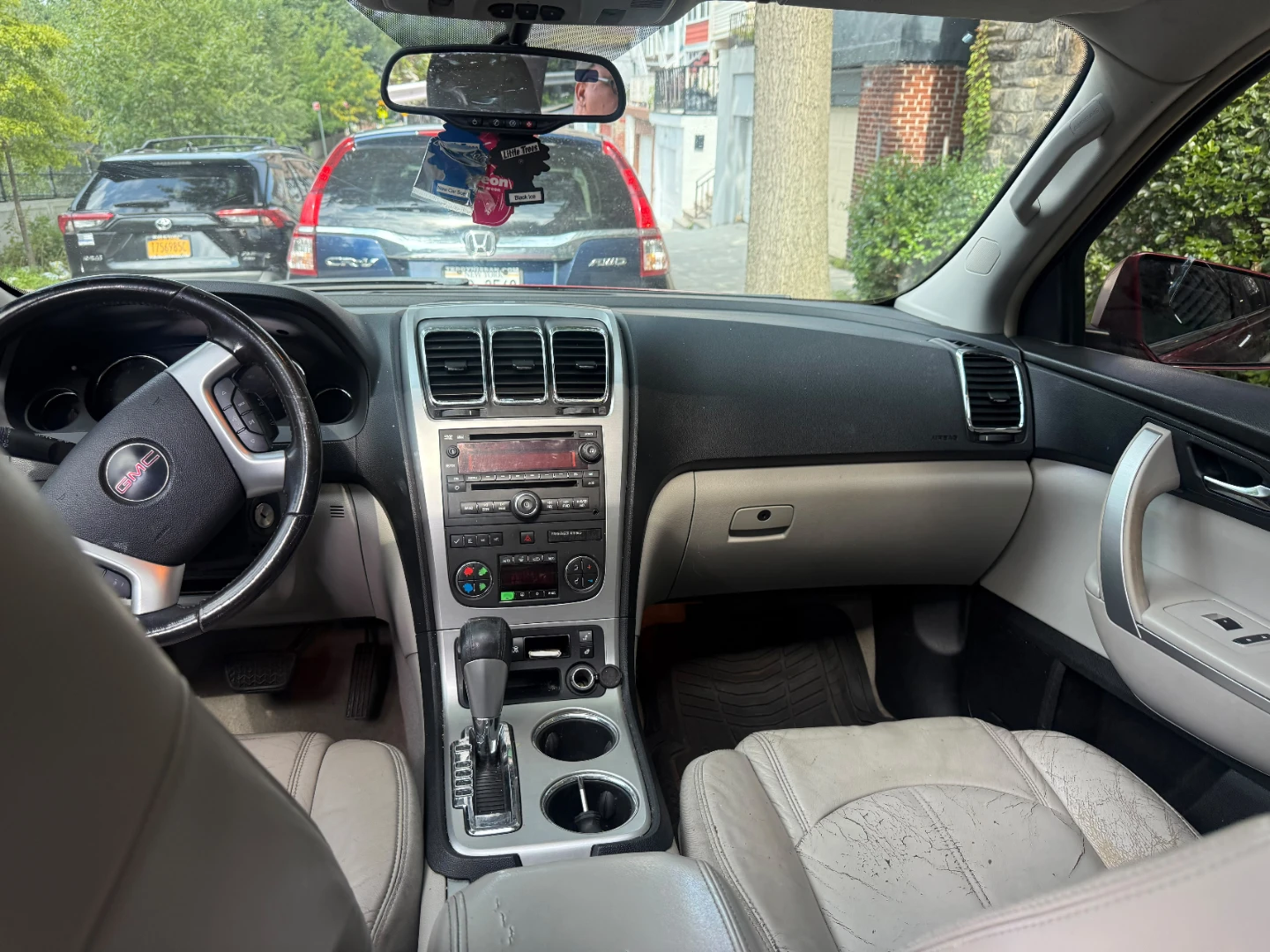 Red GMC Acadia SLT SUV - photo 4