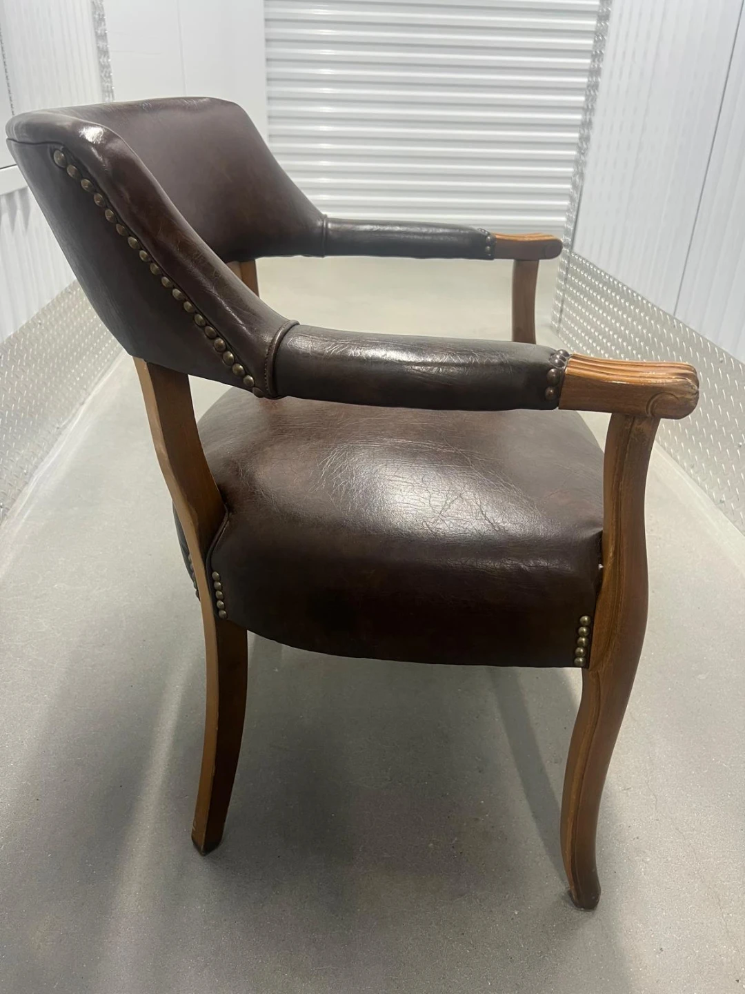 Brown Leather Armchair - photo 4