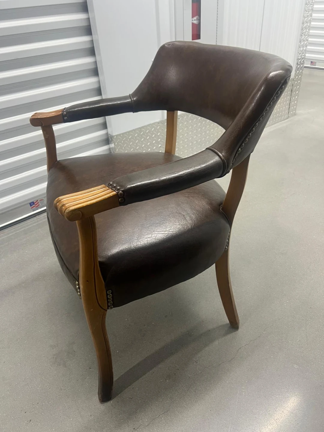 Brown Leather Armchair - photo 5