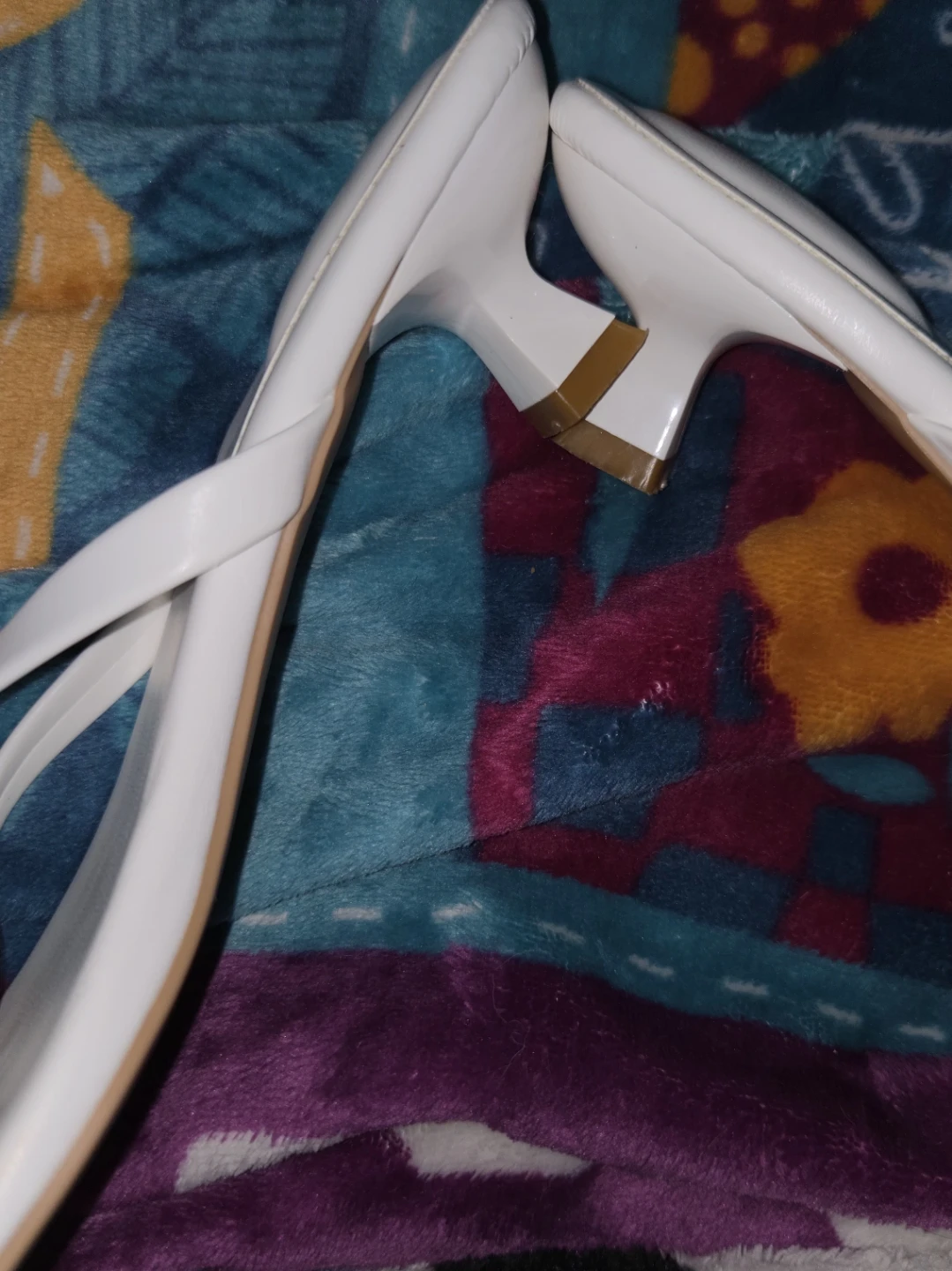 White Thong Heeled Sandals Size 38 - photo 4
