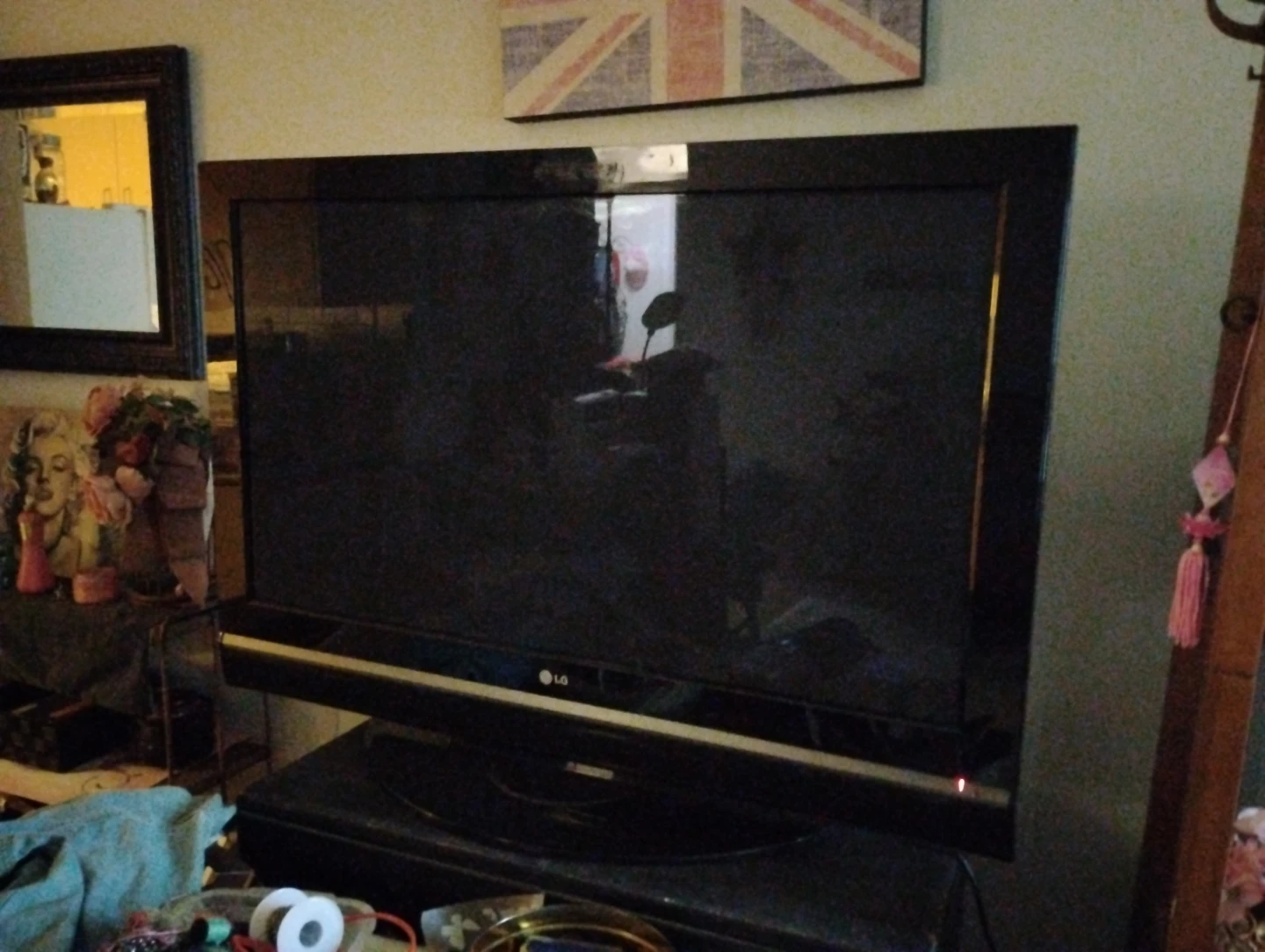 42" LG TV
