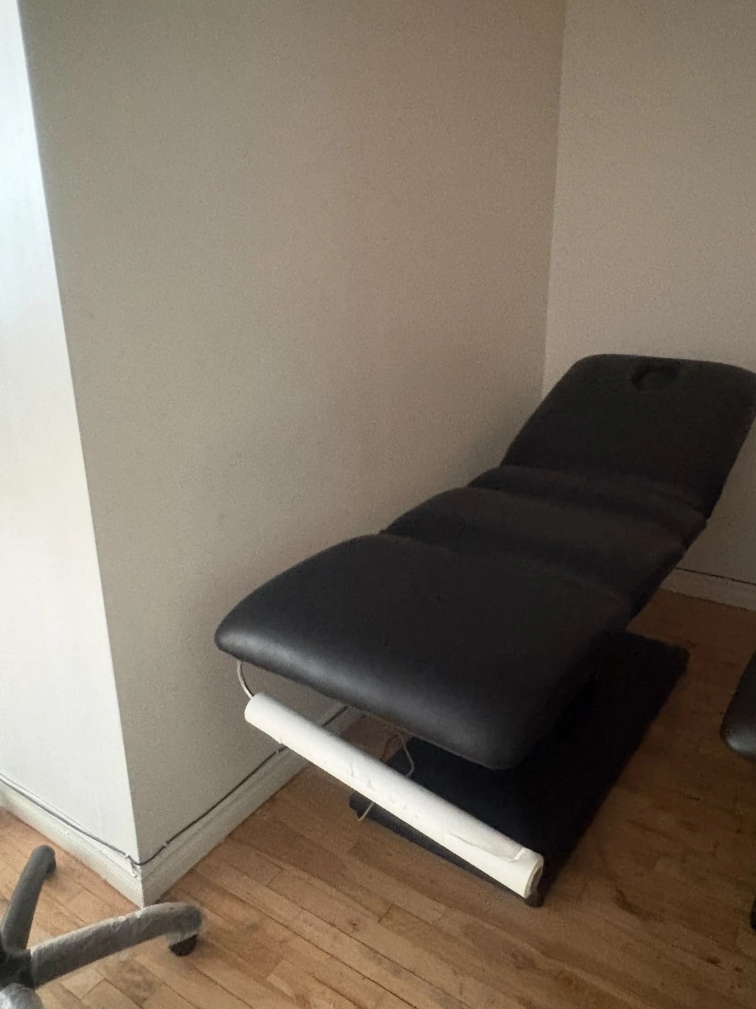 Electric Massage  table - photo 2